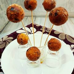 A picture of Golden potato balls.