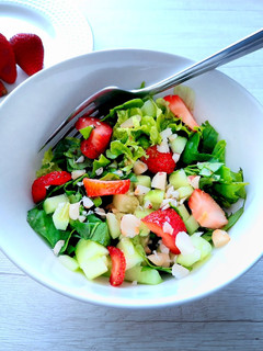 Una foto de Ensalada de espinaca con fresa