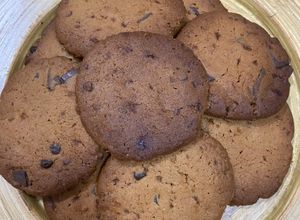 Una foto de Galletitas veganas con chips de chocolate👌🏼