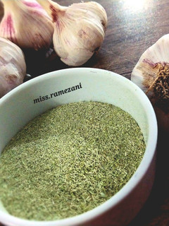 عکسی از دستور پودر سیر با ساقه سیر