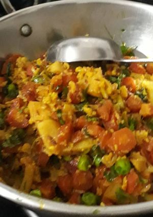 A picture of Gajar Matar Gobhi ki Sabzi.