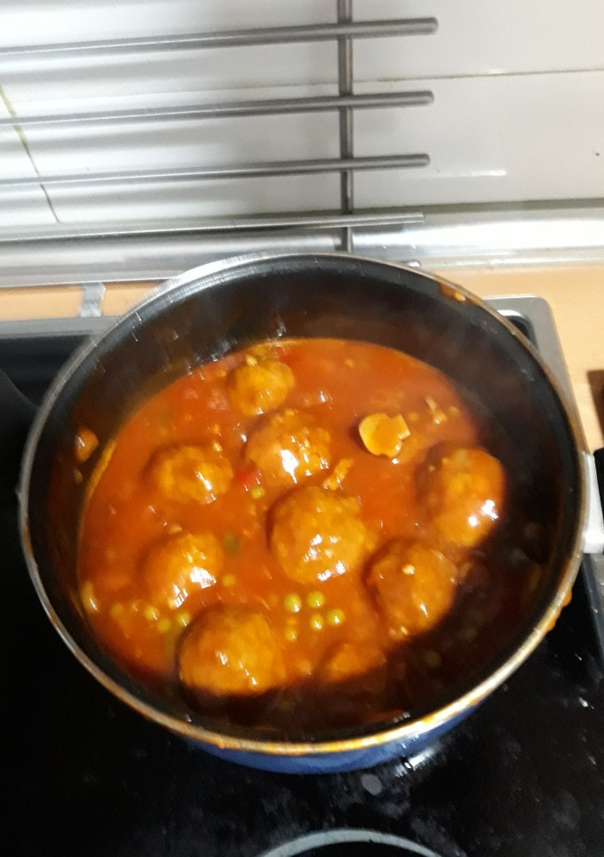 Una foto de Albóndigas con tomate