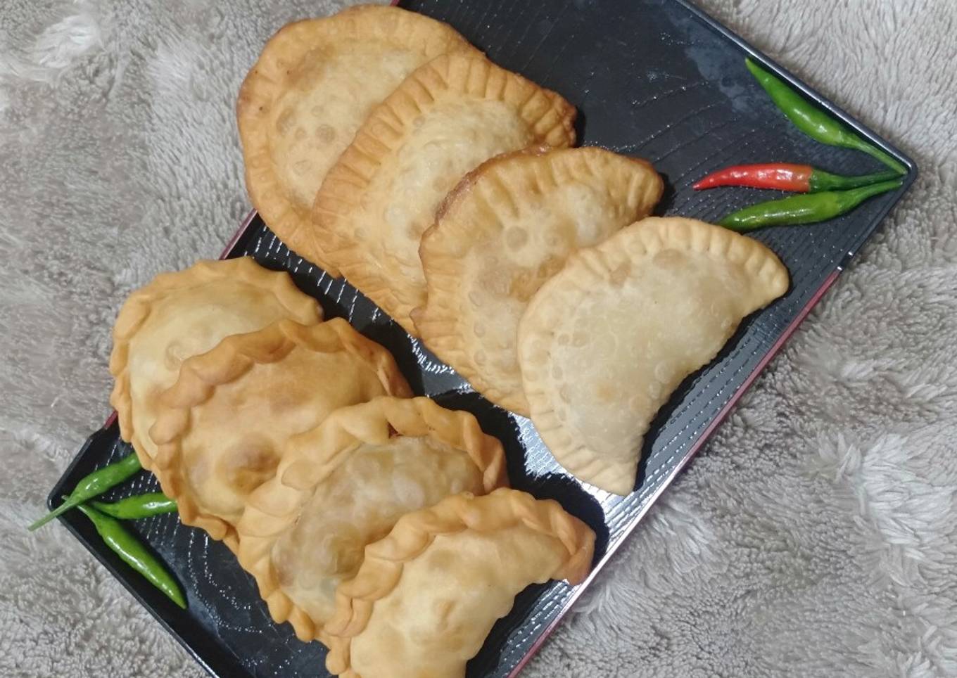 41. Pastel isi wortel kentang ayam