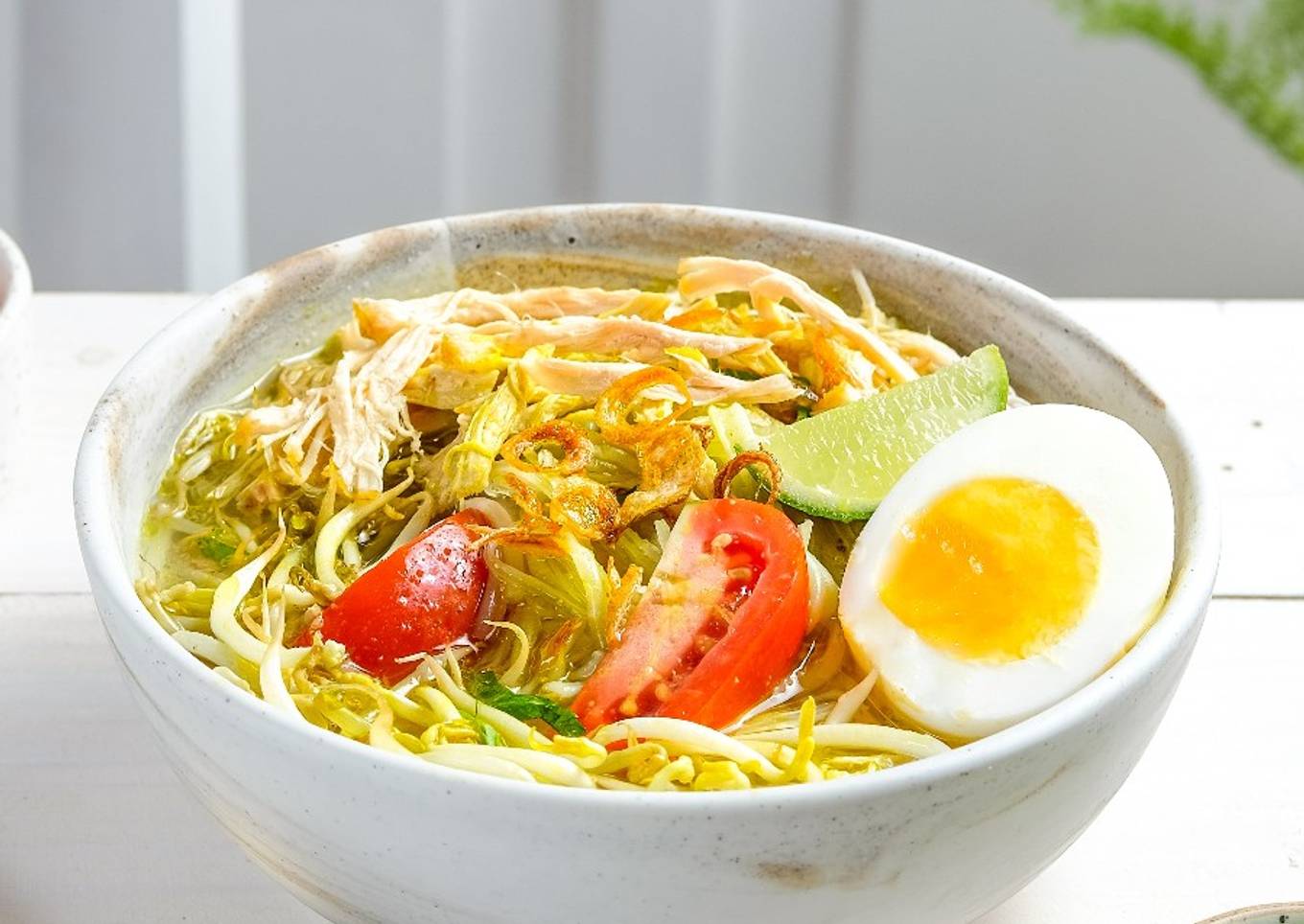 Soto ayam kuah kuning