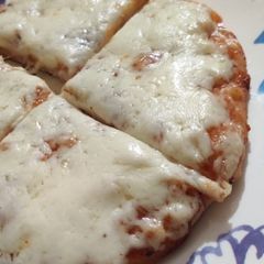 A picture of Margherita Pizza.