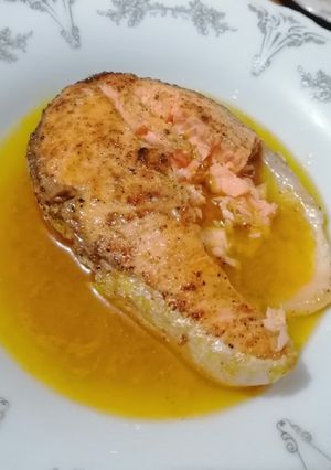 A picture of Salmon with Lemon Sauce.