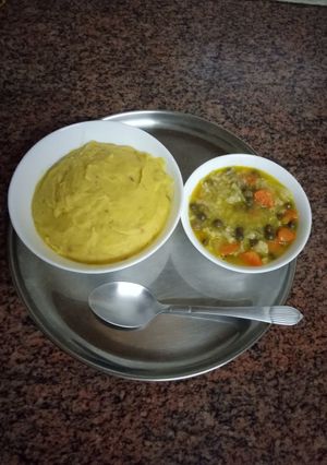 A picture of Creamymashed bananas and mixed chill spiced veg soup#mashers.