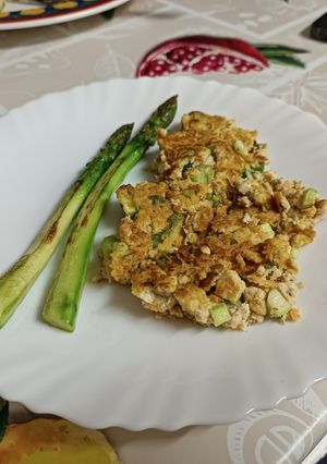 Una foto de Tortilla de tofu con zanahoria y espárragos