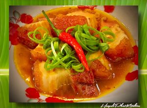 Hình của món Thịt Heo Quay Kho Sa Tế Nước Dừa.