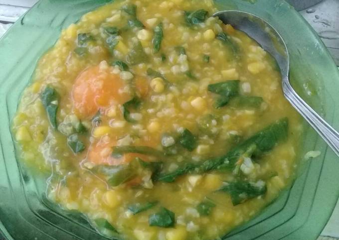 Bagaimana Menyiapkan Bubur manado sederhana yang Enak Banget