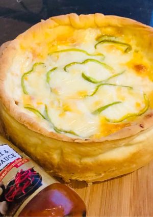 A picture of Deep Dish Pizza.