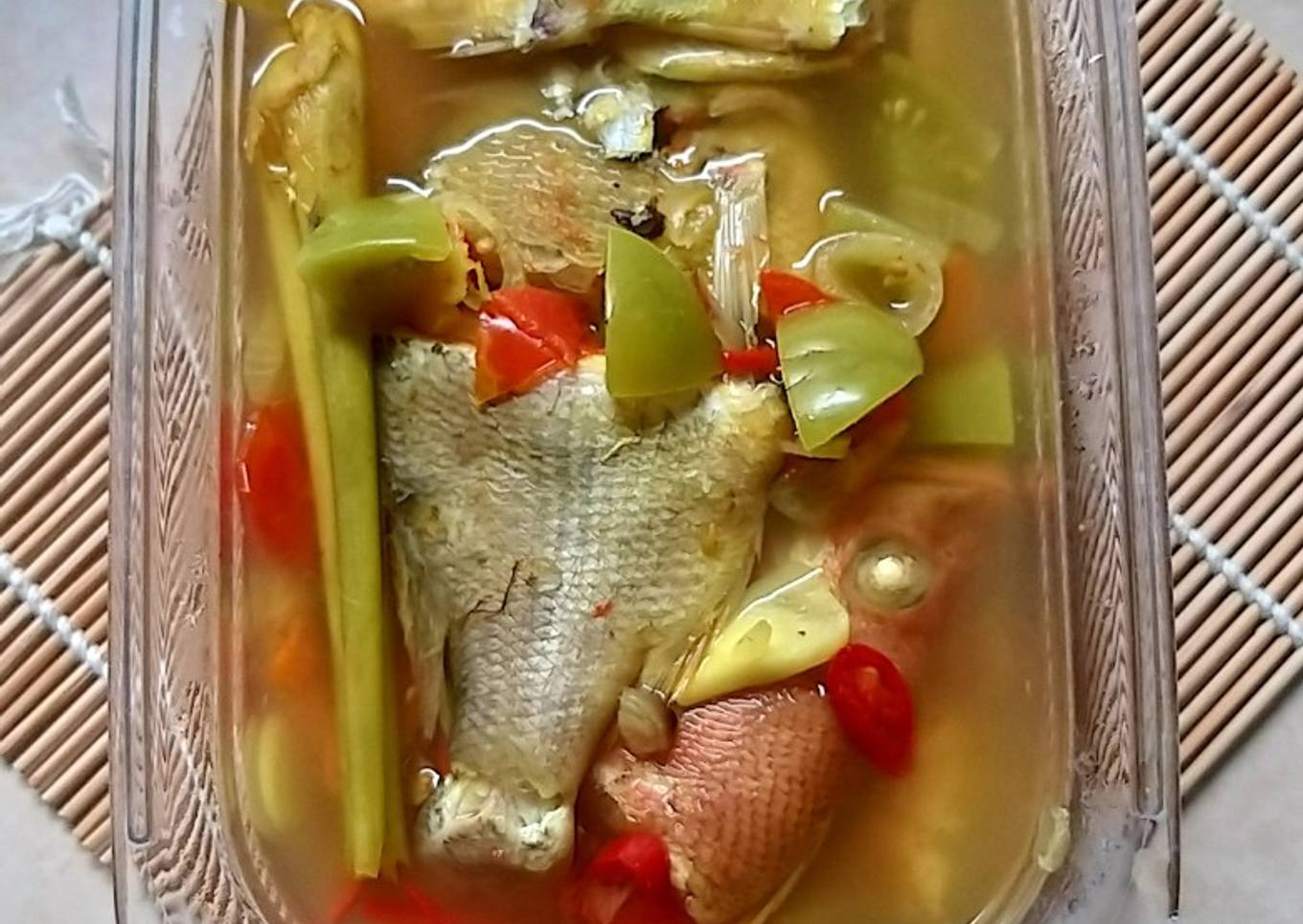 Asem Asem ikan ekor Kuning