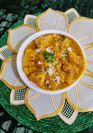 A picture of Sweet Sour Pineapple Curry.