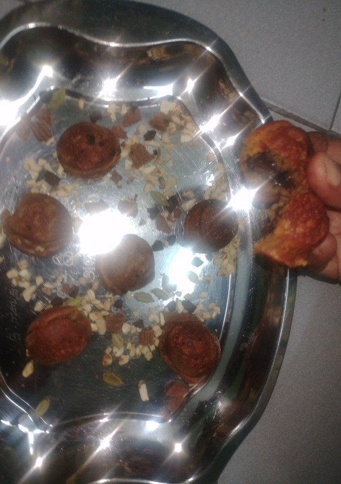 கோதுமை மாவு லாவா கேக் (Kothumai maavu laava cake recipe in tamil) செய்முறை முக்கிய புகைப்படம்