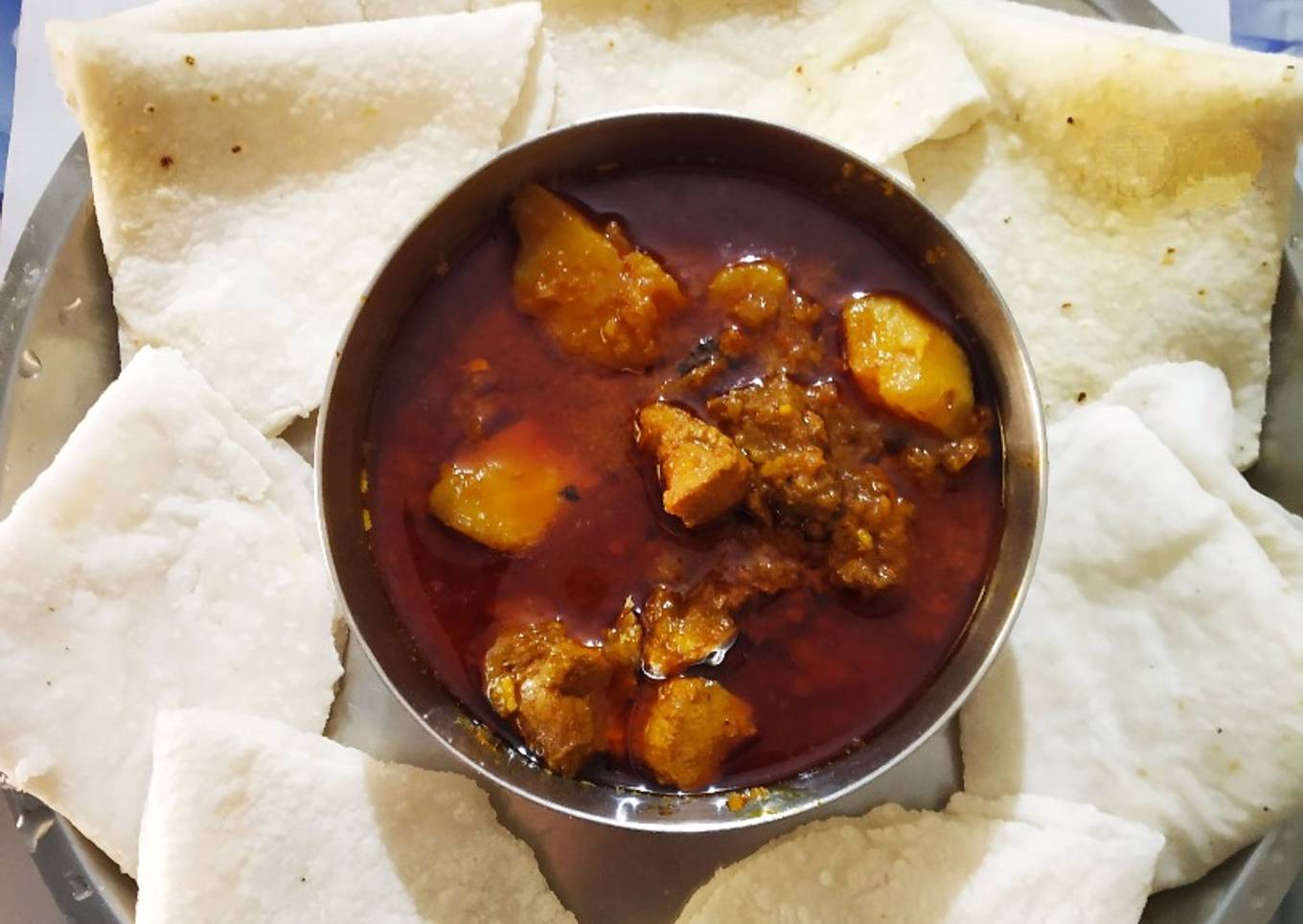 Rice flour roti with chicken