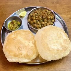A picture of Chole bhature.
