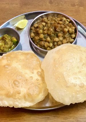 A picture of Chole bhature.