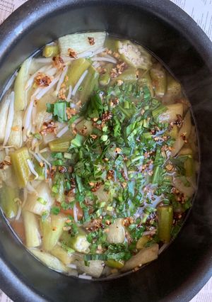 Hình của món Canh chua cá basa + thịt kho tiêu.