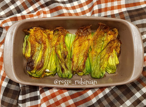 Foto di Fiori di zucca al forno con ricotta di bufala