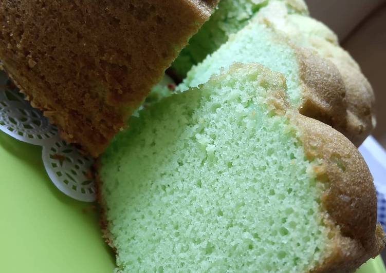 Bolu tape pandan putih telur