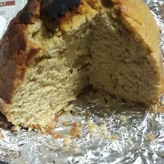 A picture of Cinnamon-Banana Cake with Raisins#authormarathon#.