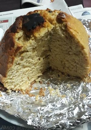 A picture of Cinnamon-Banana Cake with Raisins#authormarathon#.