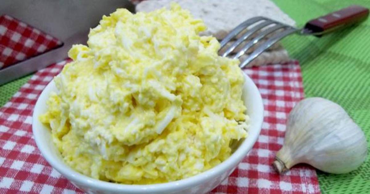 Салат с сыром, яйцом и чесноком — сливочная нежность - ремонты-бмв.рф