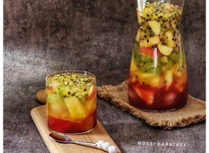 Foto resep Es Buah Tropical (Apel Nanas Markisa Anggur Sirup Terong Belanda)