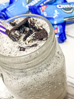 A picture of Oreos Milkshake.