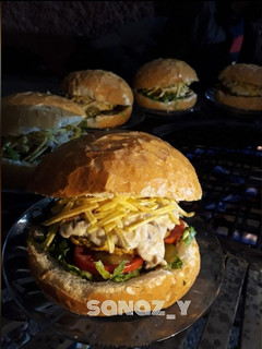 عکسی از دستور چیکن برگر (برگر مرغ)