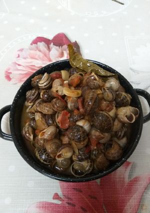 Una foto de Cazuela de caracoles