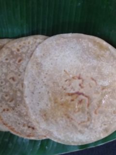 गूळ पोळी (gul poli recipe in marathi) रेसिपी चे मुख्य फोटो