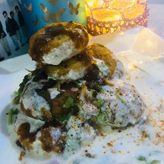 A picture of Alo kabab dahi bare.