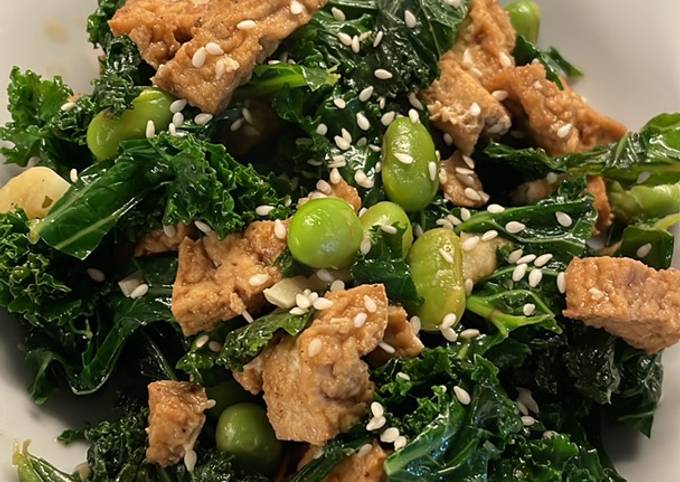 Garlic kale tofu stir fry