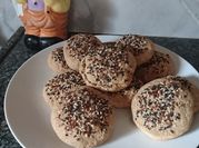 Una foto de pan de avena y linaza