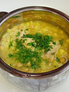 صورة لوصفة شوربه الدجاج والشعيريه 🍲👌