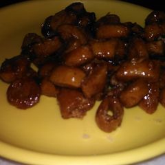 A picture of Jaggery shakarpara.