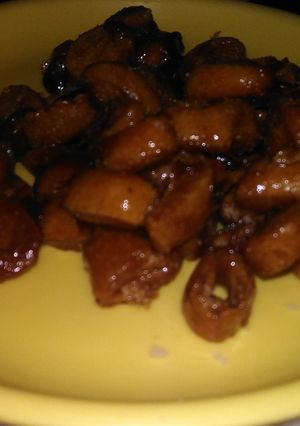 A picture of Jaggery shakarpara.