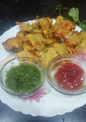 A picture of Mint & Coriander Fritters.