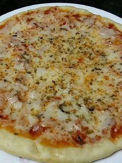 Una foto de Pizza crujiente en sartén 🍕