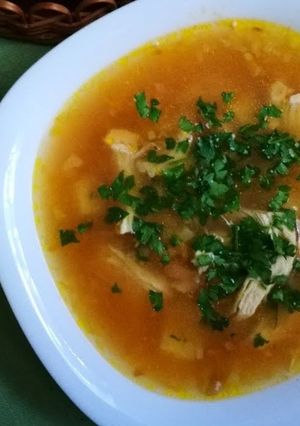 Фото Вкусный суп из консервированной фасоли.