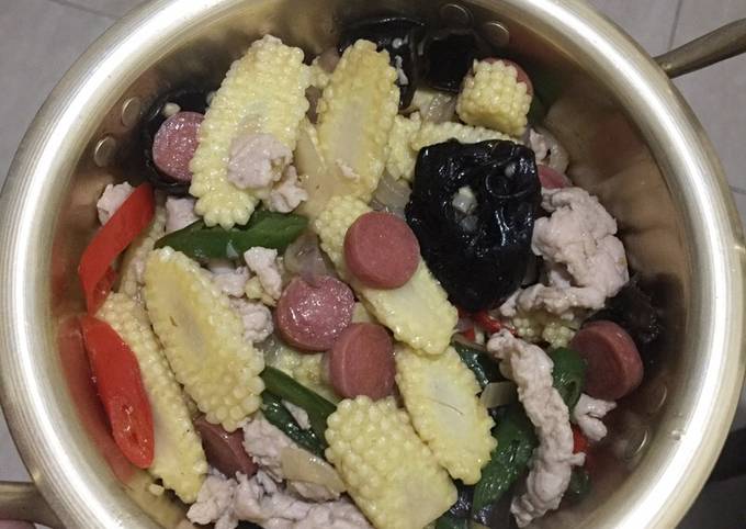 Cara bikin Tumis jagung muda ayam dan sosis Cara bikin Tumis jagung muda ayam dan sosis