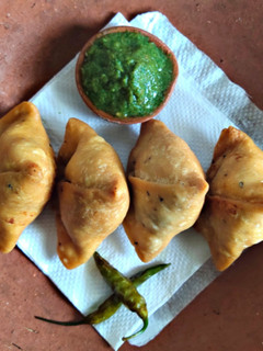 खस्ता समोसा (khasta samosa recipe in Hindi) रेसिपी मुख्य फोटो