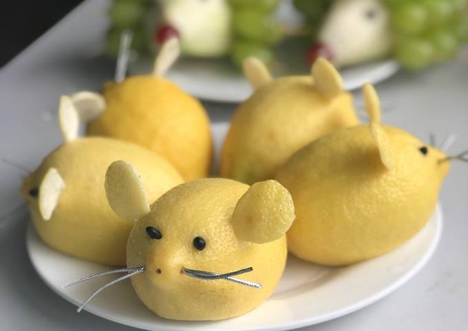 cách làm con chuột bằng hoa quả