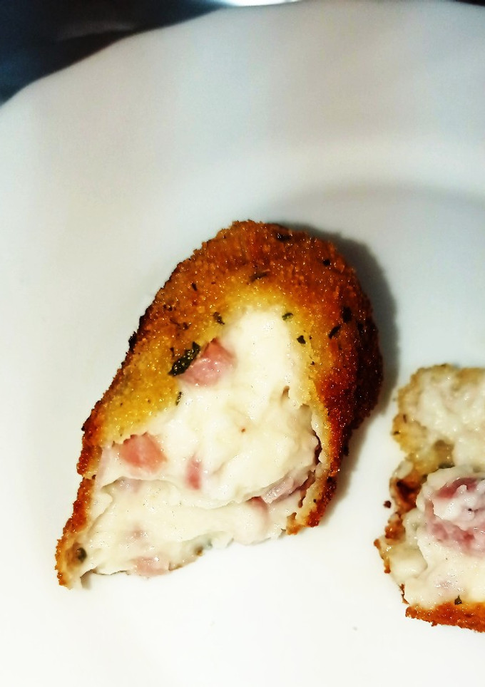 Una foto de Croquetas de jamón serrano y queso de cabra