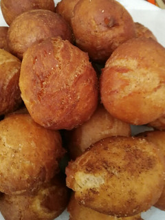 Una foto de Bolitas de canela