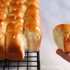 A picture of Mini Buns | One-Bite Dinner Roll.