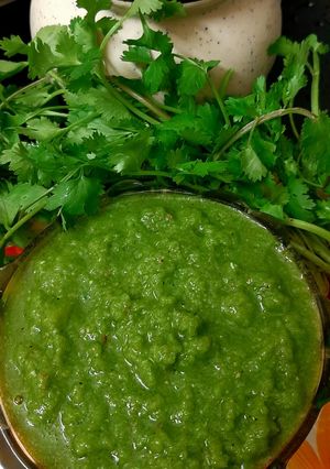 अमला धनिया चटनी(Amla dhaniya ki chatni) रेसिपी मुख्य फोटो