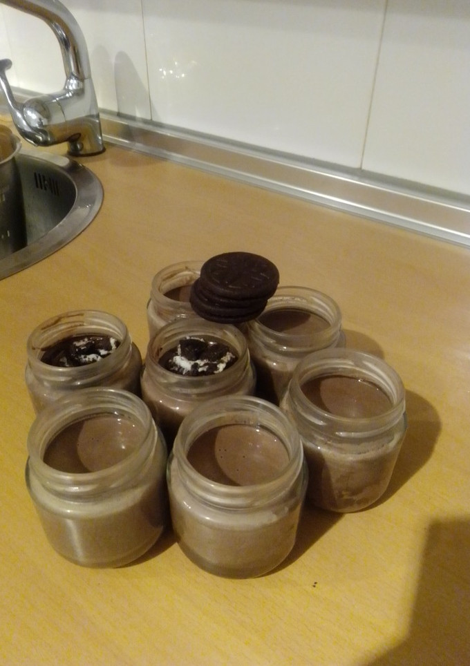 Una foto de Yogures caseros de galletas Oreo en MC, Thermomix o en panificadora