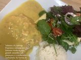 Salmón a la naranja con ensalada y arroz blanco